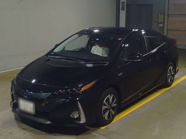 370 Toyota Prius phv ZVW52 2022 г. (TAA Yokohama)